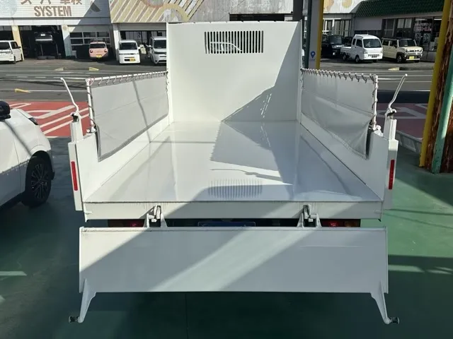 キャンター(三菱)2ｔ全低床強化ダンプ コボレーン サイドガードアシストレンタ登録済未使用車 8