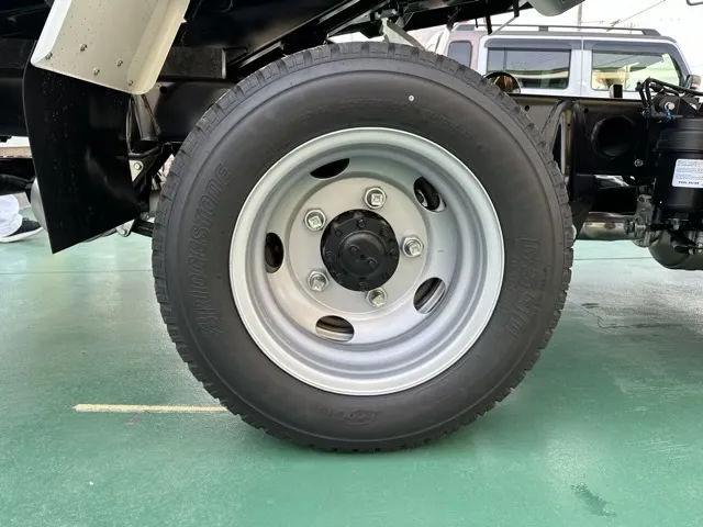 キャンター(三菱)2ｔ全低床強化ダンプ コボレーン サイドガードアシストレンタ登録済未使用車 14
