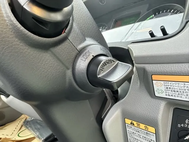 キャンター(三菱)2ｔ全低床強化ダンプ コボレーン サイドガードアシストレンタ登録済未使用車 19