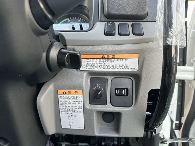 キャンター(三菱)全低床キョウカダンプ ３ｔ Lゲート登録済未使用車 14