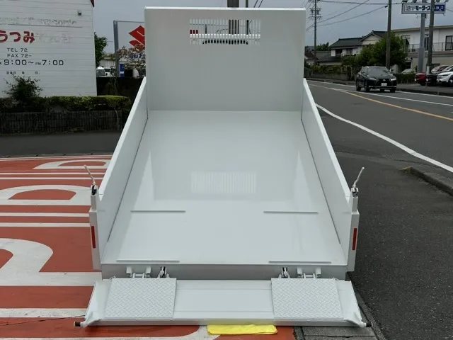 キャンター(三菱)３ｔ ローダースライドダンプレンタ登録済未使用車 8
