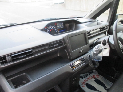 ワゴンR(スズキ)ディーラー試乗車 前席内装