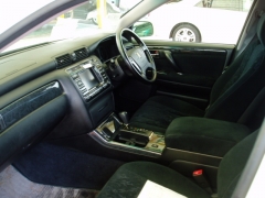 クラウンエステートW(トヨタ)中古車 前席内装