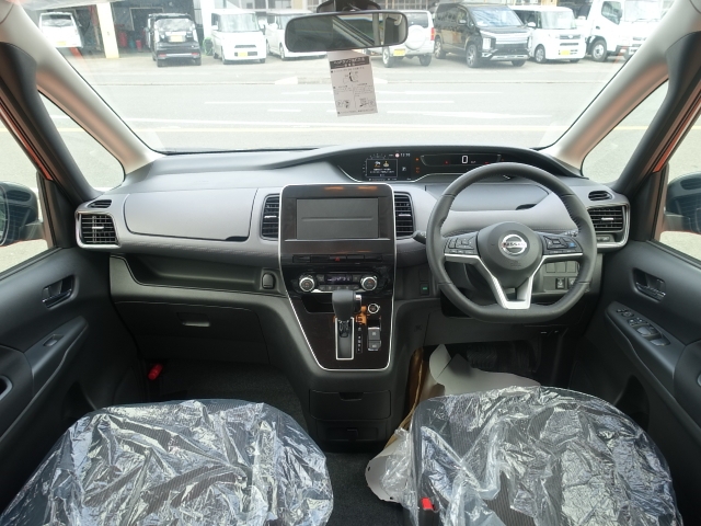 静岡県のニッサン 新型セレナ ハイウェイスターvは未使用車 新古車 中古車大型展示場 松下モータース No