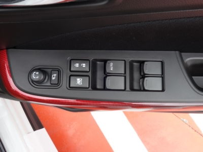 スイフトスポーツ(スズキ)登録済未使用車 内外装写真他２