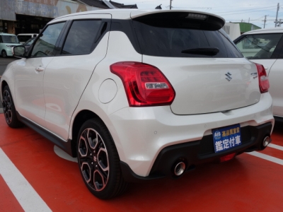 スイフトスポーツ(スズキ)登録済未使用車 後方