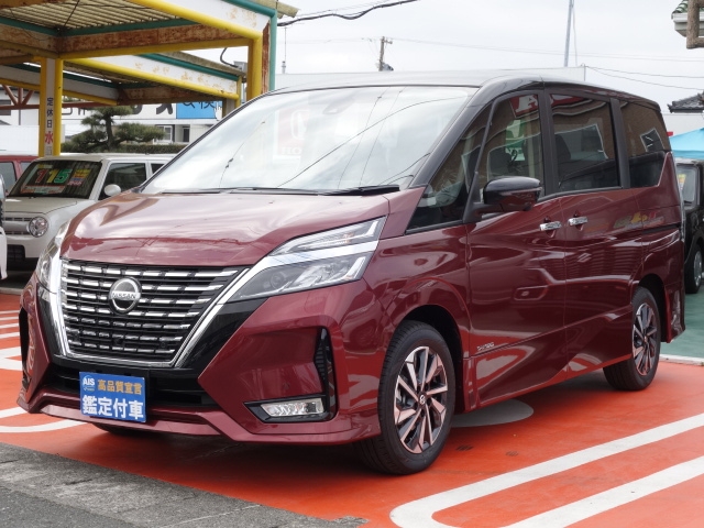 セレナ(ニッサン)登録済未使用車 1