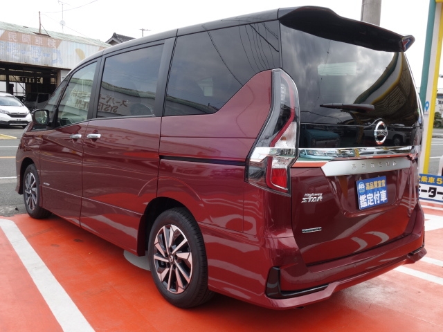 セレナ(ニッサン)登録済未使用車 2