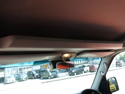 ハイゼットカーゴ(ダイハツ)ディーラ-試乗車 後席から見た前席