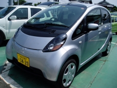アイ(三菱)中古車 前方
