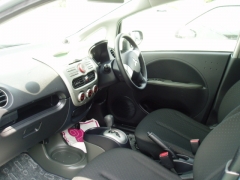 アイ(三菱)中古車 前席内装