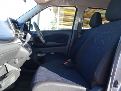 eKクロス(三菱)ディーラ-試乗車 前席内装