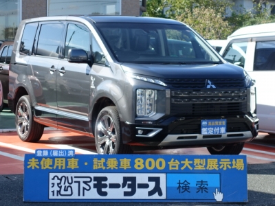デリカD:5 4WD(三菱)ディ-ラ-試乗車 全体