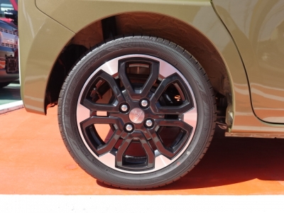 ウェイク(ダイハツ)届出済未使用車 前席内装