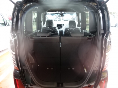 N-BOXカスタム(ホンダ)届出済未使用車 内外装写真他１