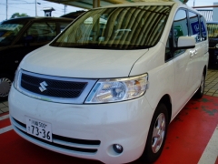 セレナのOEM版スズキランディ(ニッサン)中古車 前方