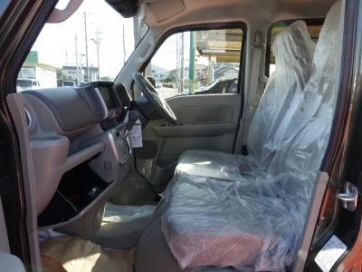 エブリイワゴン(スズキ)届出済未使用車 前席内装
