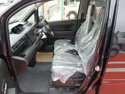 ワゴンR(スズキ)届出済未使用車 前席内装
