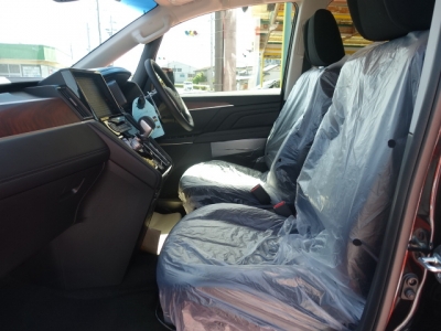 デリカD:5 4WD(三菱)レンタ登録済未使用車 後席内装