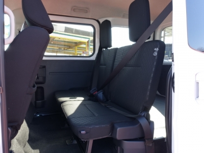 ハイゼットカーゴ(ダイハツ)新車見本展示有 後席内装