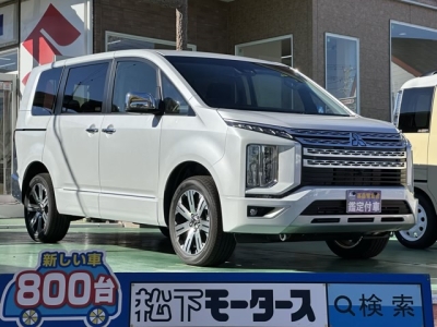 デリカD:5 4WD(三菱)登録済未使用車 全体