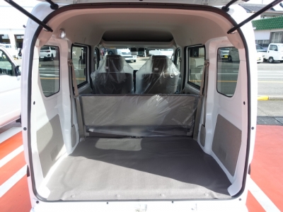エブリイバンのOEM(スズキ)届出済未使用車 内外装写真他１