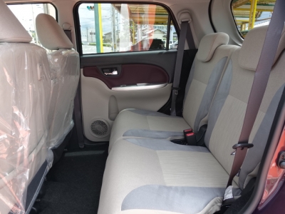キャスト(ダイハツ)新車見本展示有 前席内装