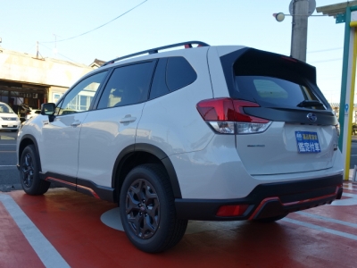 フォレスター(スバル)新車見本展示無 後方