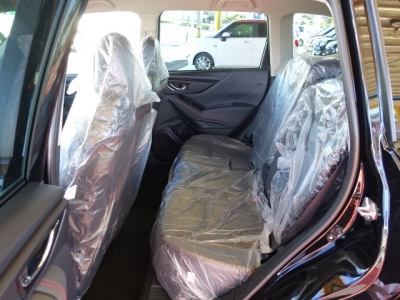 フォレスター(スバル)新車見本展示無 後席内装