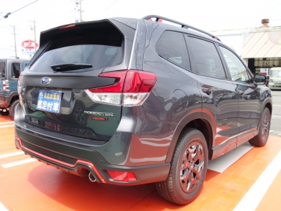 フォレスター(スバル)新車見本展示無 内外装写真他2