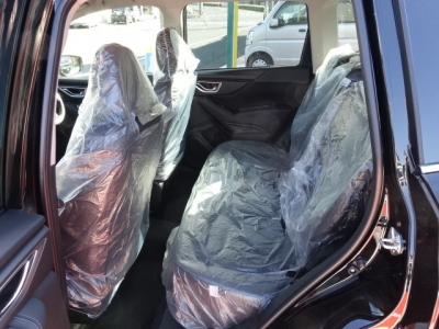 フォレスター(スバル)新車見本展示無 後席内装