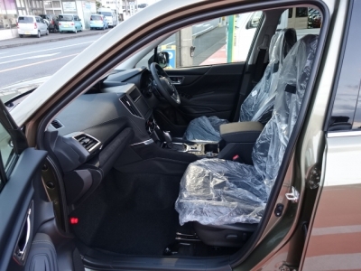 フォレスター(スバル)新車見本展示無 前席内装