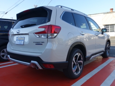 フォレスター(スバル)新車見本展示無 内外装写真他2