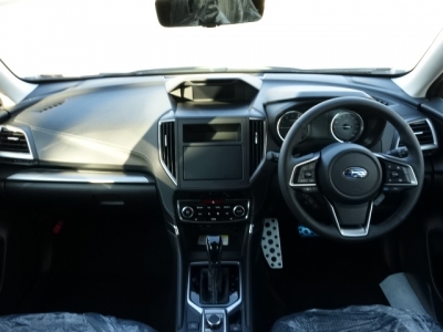 フォレスター(スバル)新車見本展示無 内外装写真