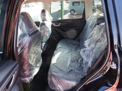 フォレスター(スバル)新車見本展示無 後席内装