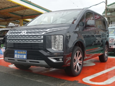 デリカD:5 4WD(三菱)レンタ登録済未使用車 前方
