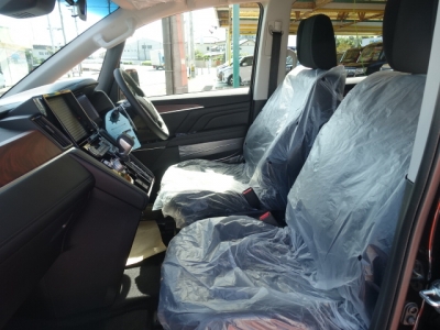 デリカD:5 4WD(三菱)レンタ登録済未使用車 前席内装