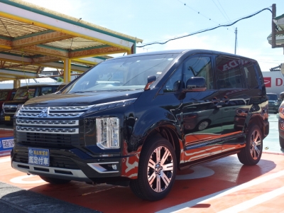 デリカD:5 4WD(三菱)レンタ登録済未使用車 前方