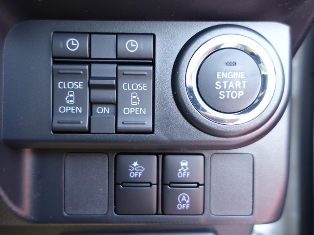 ルーミー(トヨタ)新車見本展示無 17