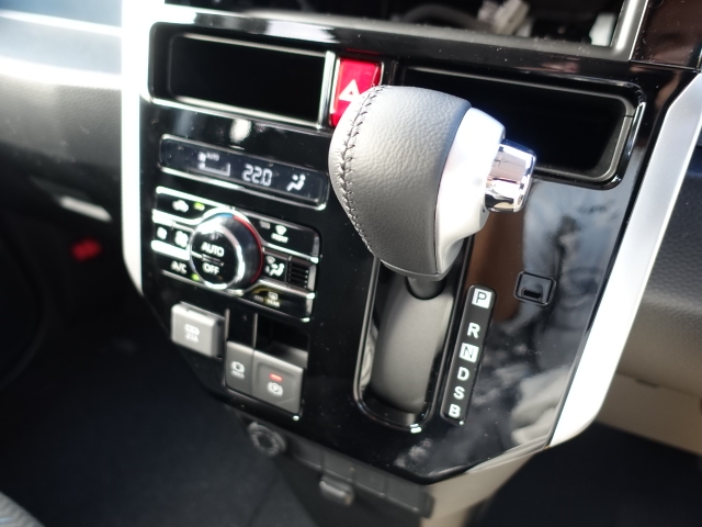 ルーミー(トヨタ)新車見本展示無 23