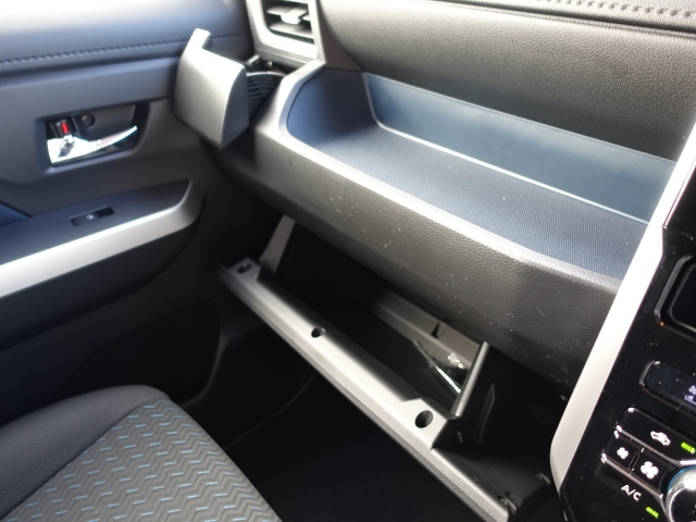 ルーミー(トヨタ)新車見本展示無 28