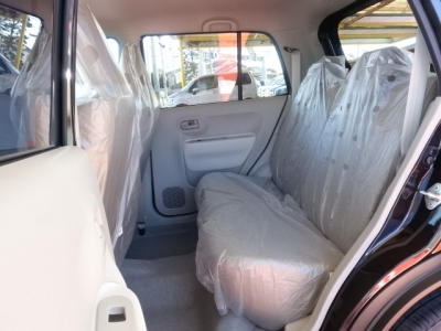 ラパン(スズキ)新車見本展示有 後席内装