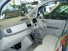 ステラ(スバル)中古車 前席内装