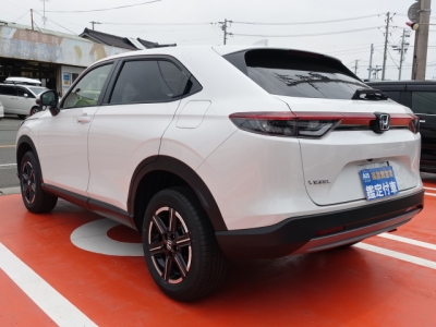 ヴェゼル(ホンダ)未使用車展示有 後方