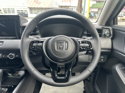 ヴェゼル(ホンダ)新車見本展示無  内外装写真