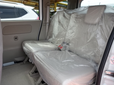 NV100クリッパーリオ(ニッサン)届出済未使用車 後席内装