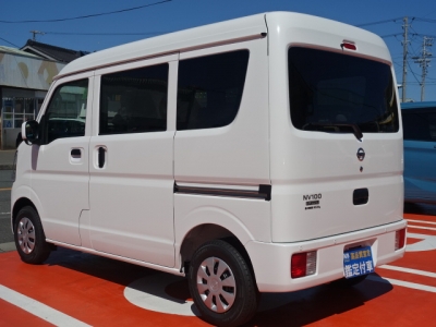 エブリイバンのOEM(スズキ)届出済未使用車 後方