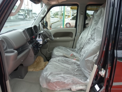 エブリイバンのOEM(スズキ)届出済未使用車 前席内装