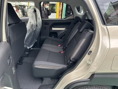 クロスビー(スズキ)新車見本展示有 内外装写真