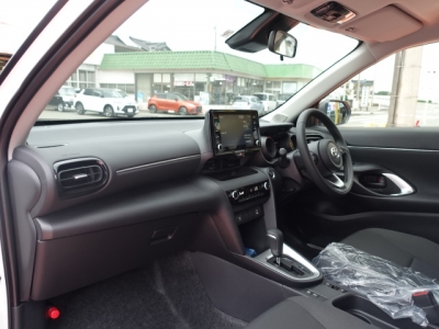 ヤリスクロス(トヨタ)新車見本展示有 後席内装